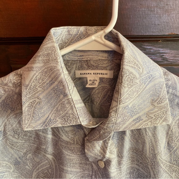 Banana Republic Men’s French Cuff Dress Shirt, M, 15-15.5, Light Blue Paisley - Picture 4 of 5